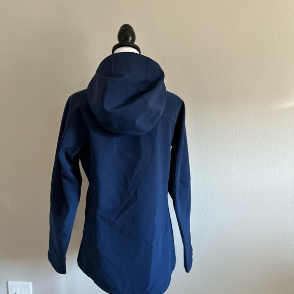 Patagonia Hooded Jacket - Women's - Picture 9 of 16